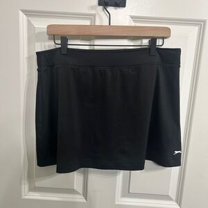 EUC Slazenger Black Tennis Skort size XL. Stretchy. Perfect year round!